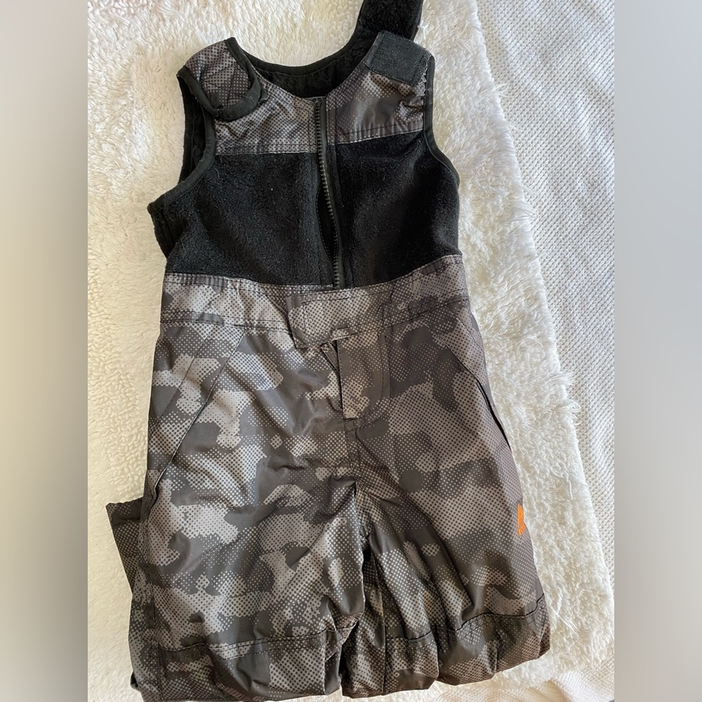 Kids RBX Bib Snow Pants in Camo size 2T